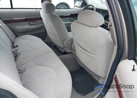 2001 Mercury Grand Marquis Gs z USA, uszkodzony, nr VIN 2MEFM74W01X610388